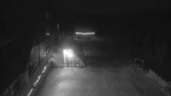 Parkoviště a hlavní vchod