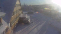 Parkoviště a hlavní vchod