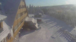 Parkoviště a hlavní vchod