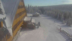 Parkoviště a hlavní vchod