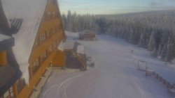 Parkoviště a hlavní vchod