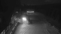 Parkoviště a hlavní vchod