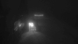 Parkoviště a hlavní vchod