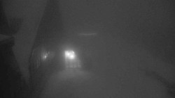 Parkoviště a hlavní vchod