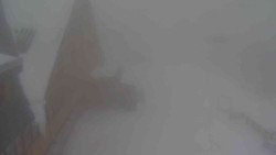 Parkoviště a hlavní vchod