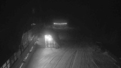 Parkoviště a hlavní vchod