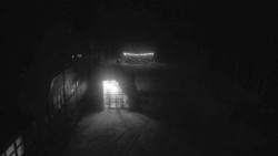 Parkoviště a hlavní vchod