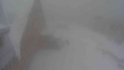 Parkoviště a hlavní vchod