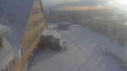 Parkoviště a hlavní vchod