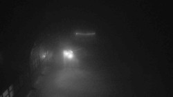 Parkoviště a hlavní vchod