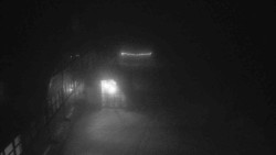 Parkoviště a hlavní vchod