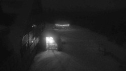 Parkoviště a hlavní vchod