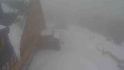 Parkoviště a hlavní vchod