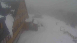 Parkoviště a hlavní vchod