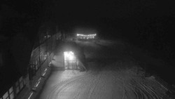 Parkoviště a hlavní vchod