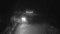 Parkoviště a hlavní vchod