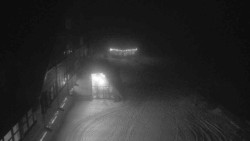 Parkoviště a hlavní vchod