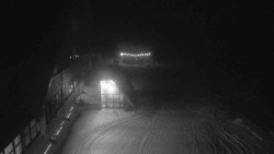 Parkoviště a hlavní vchod