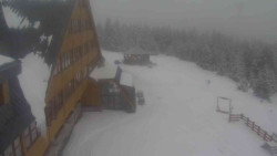 Parkoviště a hlavní vchod