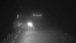 Parkoviště a hlavní vchod