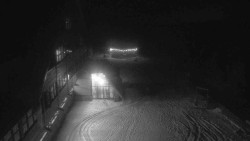 Parkoviště a hlavní vchod