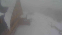 Parkoviště a hlavní vchod