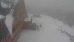 Parkoviště a hlavní vchod