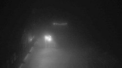 Parkoviště a hlavní vchod