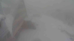 Parkoviště a hlavní vchod