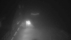 Parkoviště a hlavní vchod