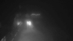 Parkoviště a hlavní vchod