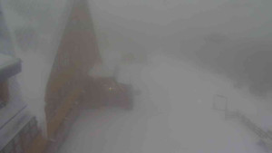 Sporthotel Kurzovní - Parkoviště a hlavní vchod - 13.2.2026 v 07:35 Sporthotel Kurzovní - Parkoviště a hlavní vchod - 13.2.2026 v 07:35