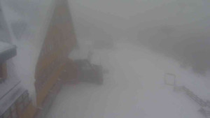 Sporthotel Kurzovní - Parkoviště a hlavní vchod - 13.2.2026 v 09:10 Sporthotel Kurzovní - Parkoviště a hlavní vchod - 13.2.2026 v 09:10