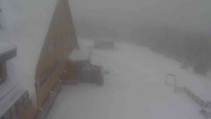 Sporthotel Kurzovní - Parkoviště a hlavní vchod - 13.2.2026 v 12:40 Sporthotel Kurzovní - Parkoviště a hlavní vchod - 13.2.2026 v 12:40