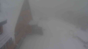 Sporthotel Kurzovní - Parkoviště a hlavní vchod - 13.2.2026 v 13:45 Sporthotel Kurzovní - Parkoviště a hlavní vchod - 13.2.2026 v 13:45