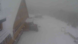 Sporthotel Kurzovní - Parkoviště a hlavní vchod - 13.2.2026 v 14:10 Sporthotel Kurzovní - Parkoviště a hlavní vchod - 13.2.2026 v 14:10