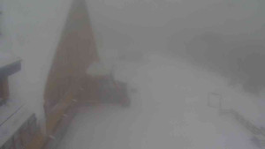 Sporthotel Kurzovní - Parkoviště a hlavní vchod - 13.2.2026 v 14:40 Sporthotel Kurzovní - Parkoviště a hlavní vchod - 13.2.2026 v 14:40