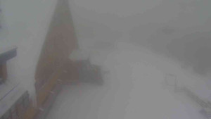 Sporthotel Kurzovní - Parkoviště a hlavní vchod - 13.2.2026 v 14:45 Sporthotel Kurzovní - Parkoviště a hlavní vchod - 13.2.2026 v 14:45