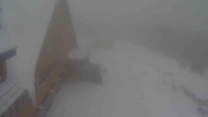 Sporthotel Kurzovní - Parkoviště a hlavní vchod - 13.2.2026 v 15:25 Sporthotel Kurzovní - Parkoviště a hlavní vchod - 13.2.2026 v 15:25