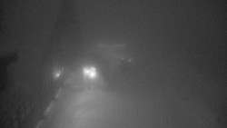 Parkoviště a hlavní vchod