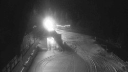 Parkoviště a hlavní vchod