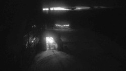 Parkoviště a hlavní vchod