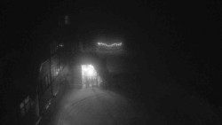 Parkoviště a hlavní vchod