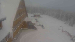 Parkoviště a hlavní vchod