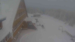 Parkoviště a hlavní vchod