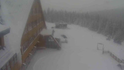 Parkoviště a hlavní vchod