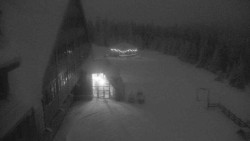 Parkoviště a hlavní vchod