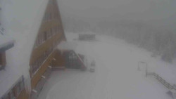 Parkoviště a hlavní vchod