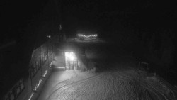 Parkoviště a hlavní vchod