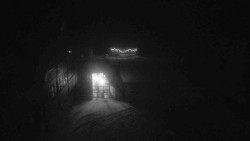 Parkoviště a hlavní vchod